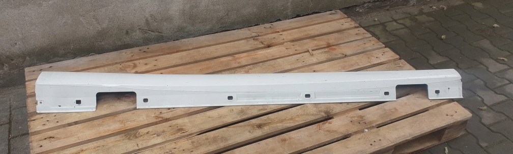 фото №1, Молдинг порог правая 2466900340 mercedes w246