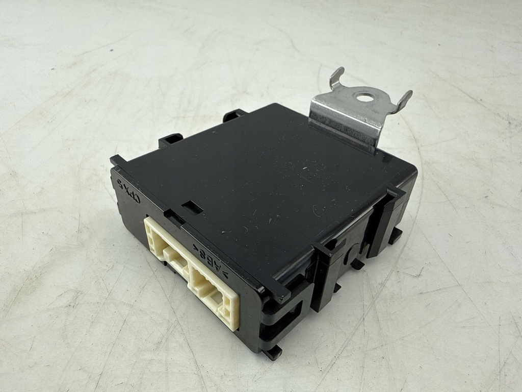 фото №5, Toyota yaris cross 2023 модуль / реле дворник