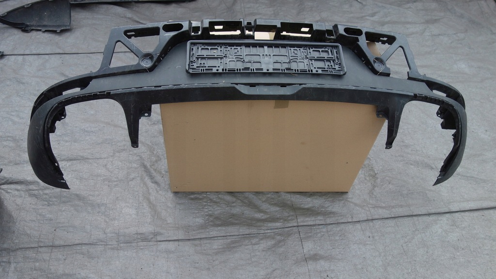 фото №1, Porsche macan накладка бампера задняя / 1295