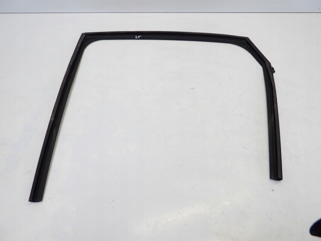 фото №1, Qashqai iii j12 2021 прокладка стекло левый задняя