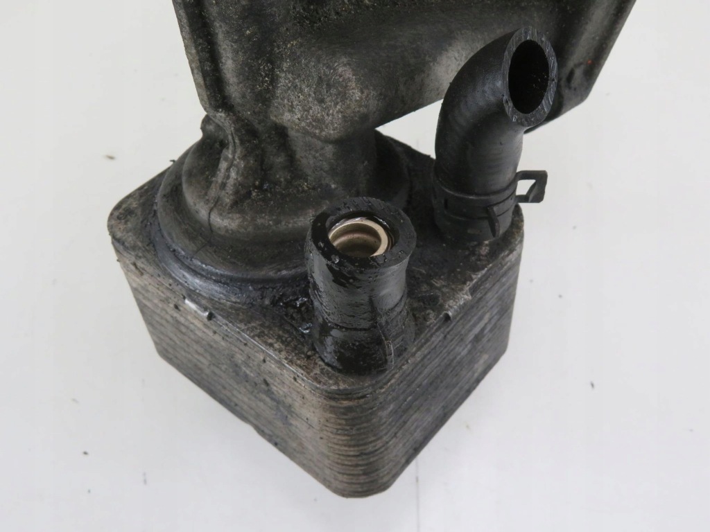 фото №9, Volkswagen passat b6 2007 038115389c корпус фильтра масла