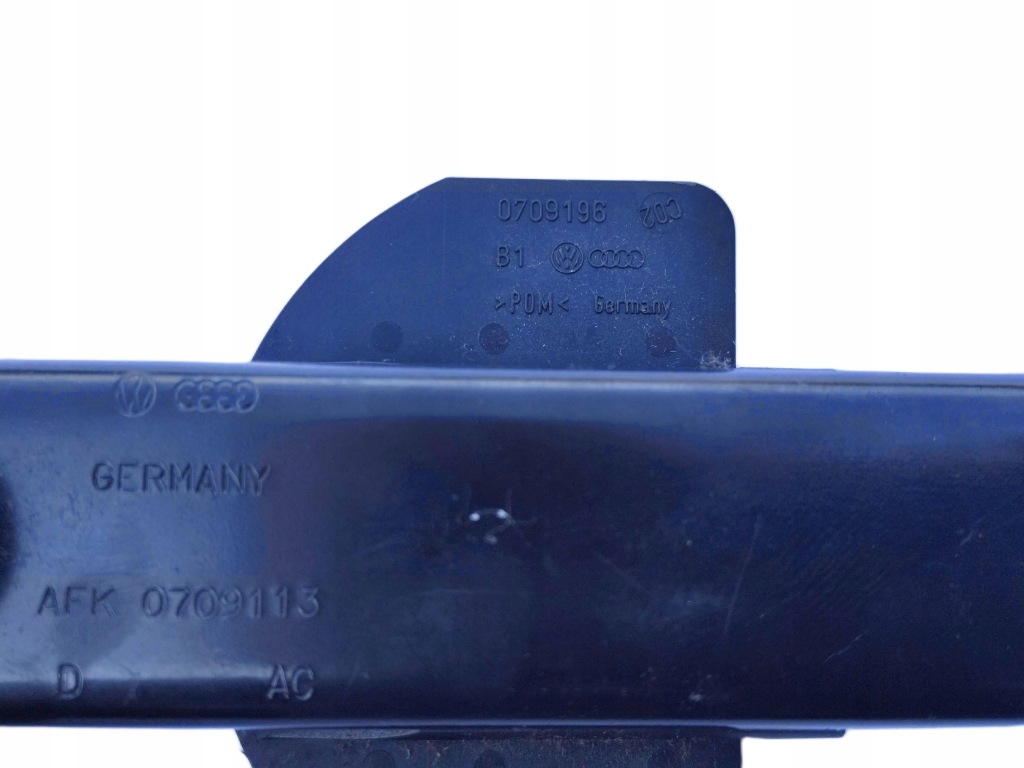 фото №10, Vw audi a8 d2 натяжитель регулировка поперечина безопасности высоты 4d0857833