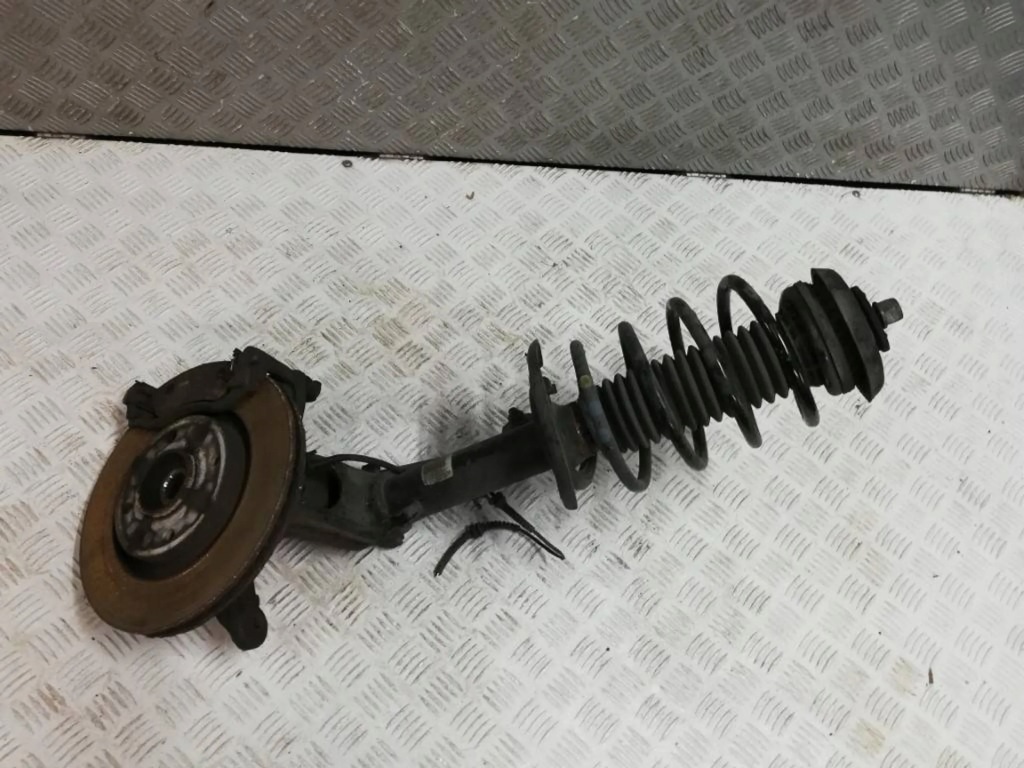 фото №1, Citroen c3 iii 1.6 bluehdi поворотный кулак амортизационная стойка левая