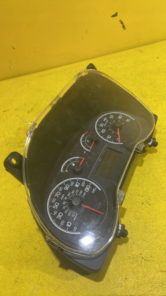 Купить Peugeot bipper - счетчик / спидометр - 1371617080