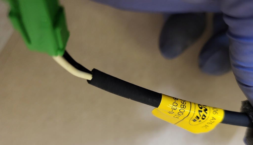 фото №12, Молдинг крышки задний жёлоб левый задняя land rover discovery v 5 l462 оригинальный номер