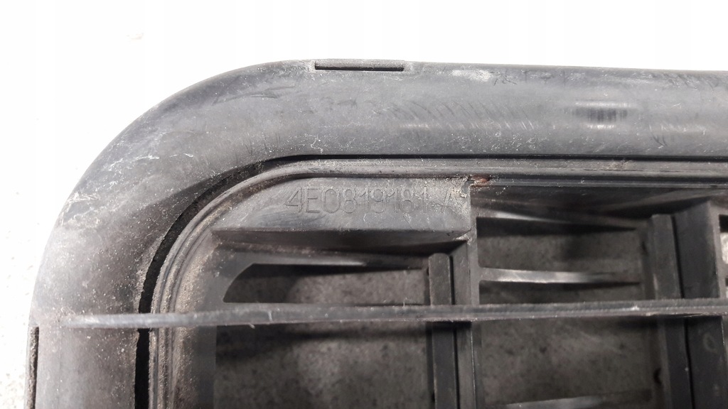 фото №9, 4e0819181a решітка вентиляційна багажника audi a8 d3