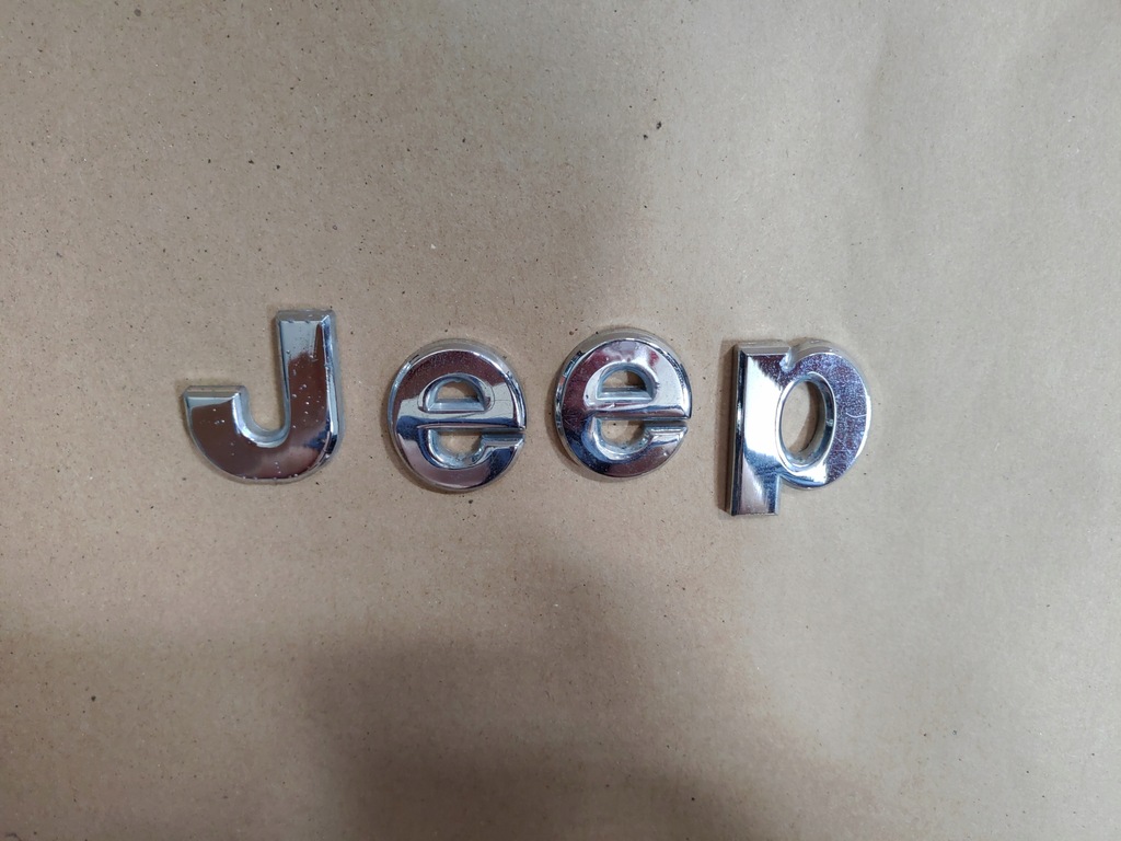 фото №3, Значок эмблема задняя крышка багажника jeep liberty оригинал