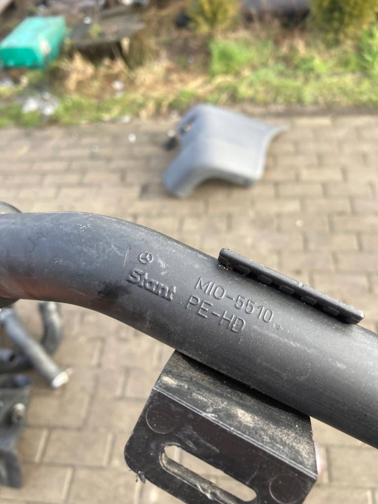 Mercedes-benz ml w166 3.0 cdi кришка труба заливна горловина adblue a1664701720 в Україні