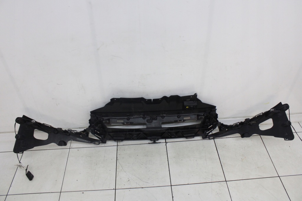 Накладка верхній поперечина підсилювач решітка  ford focus mk3 2010r- bm51-17e778-ah Недорого