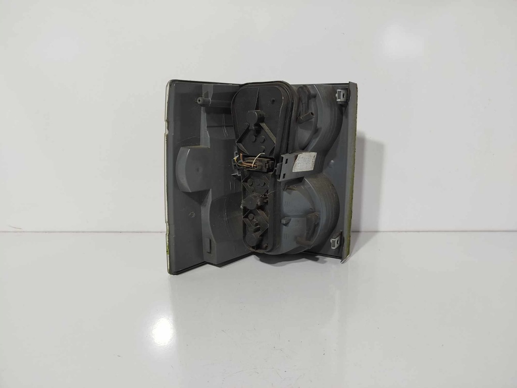 фото №3, Лампа правая задняя land rover range rover iii l322