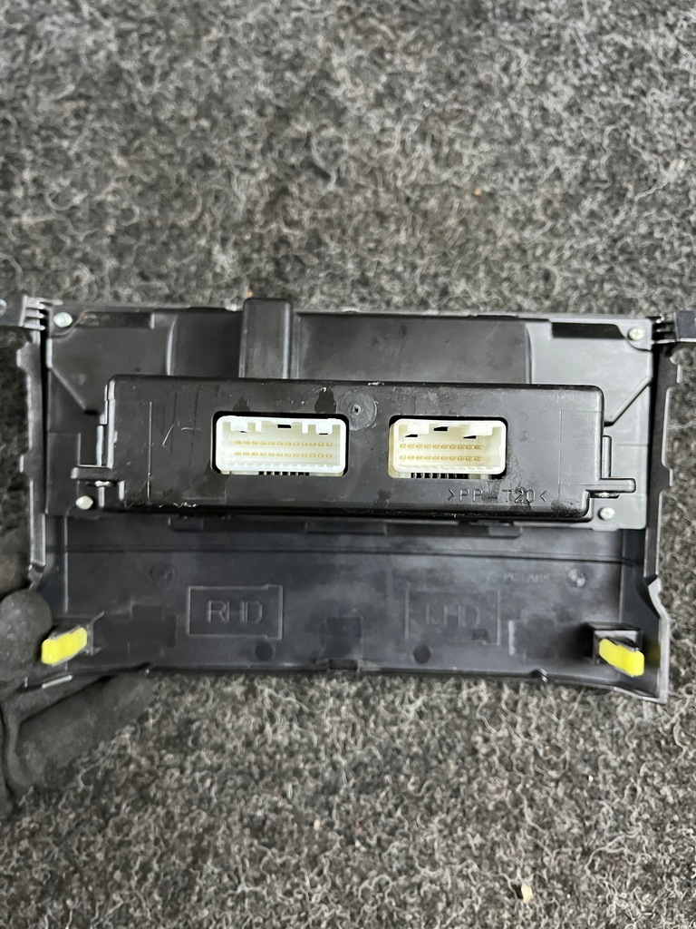 фото №9, Toyota corolla verso ii панель управление обдув 559000f030