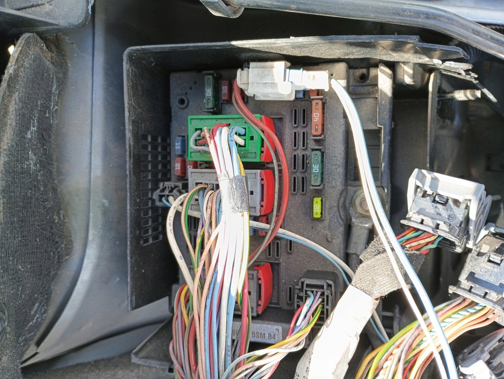 фото №1, Коробка модуль bsm peugeot 307