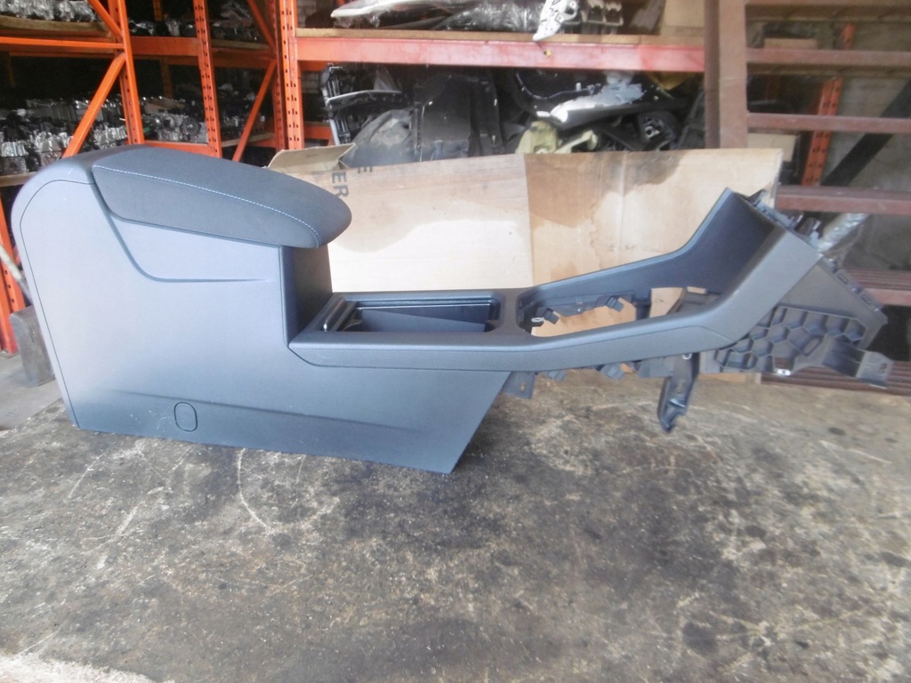 фото №6, Туннель средний подлокотник vw golf sportsvan