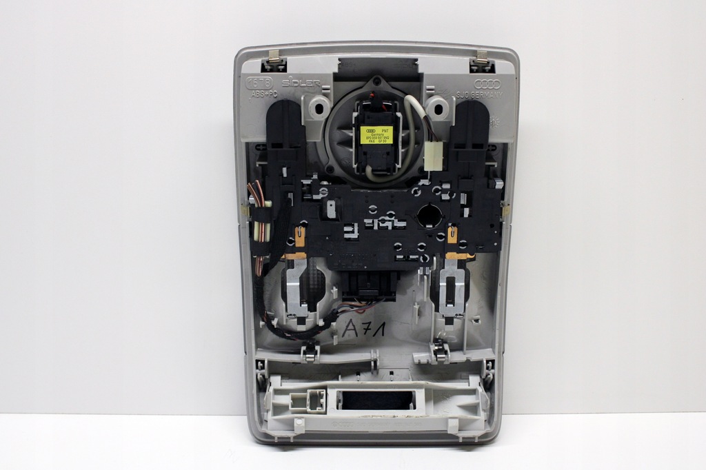 фото №4, Audi a3 8p лампа салону pod люк