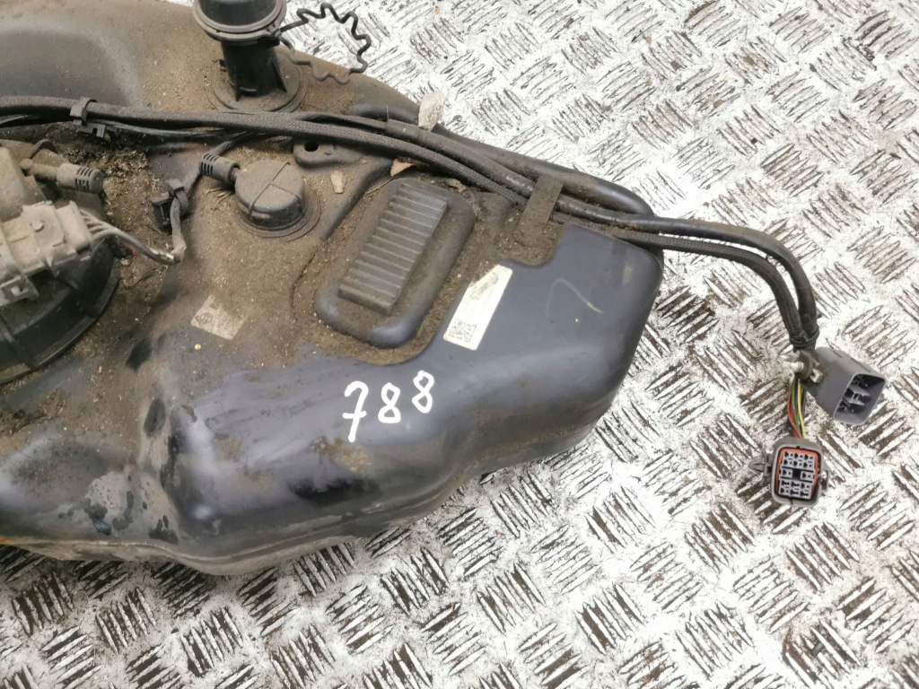 Купити Mazda cx-7 2010 бак adblue 0444050031