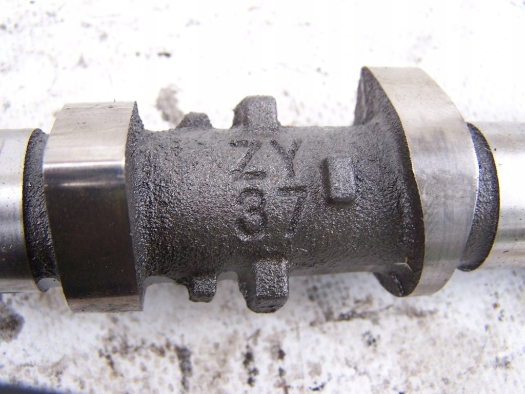 фото №8, Mazda 3 bl 1.6benz вал распределительного вала zy37