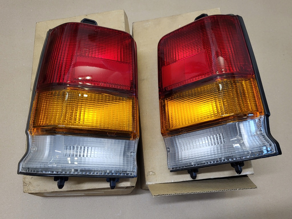 фото №9, Лампа задня задня права daihatsu cuore 86-90r. nowa комплектна