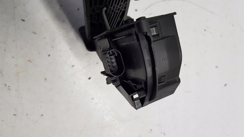 Потенціометр педаль газу bmw g11 3.0 d Київ