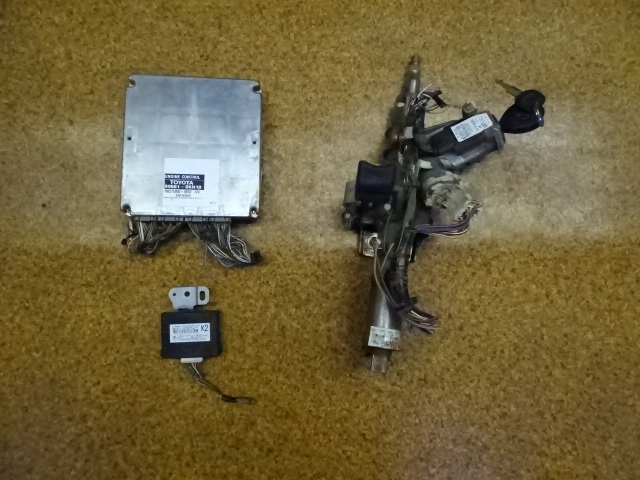 фото №1, Toyota hilux 07r # бортовой компьютер замок зажигания ключ набор