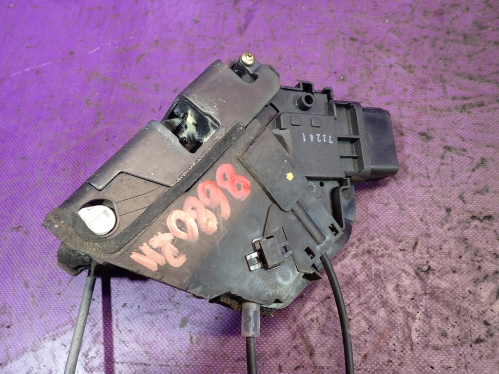 фото №6, Mazda 3 i bk hb 5d 03-06 замок задняя правый 3n6aa26412bp 6 pin