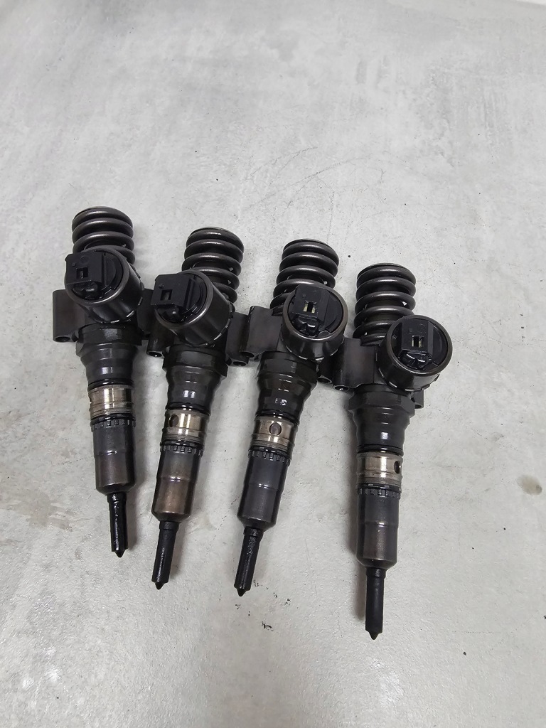 Купити Vw / seat / 2.0 tdi насос-форсунка 0414720404