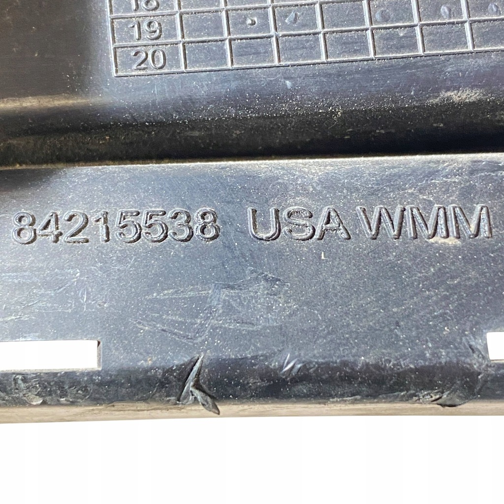 фото №10, Chevrolet camaro 2021 правая сторона решётка нижняя бампера передний