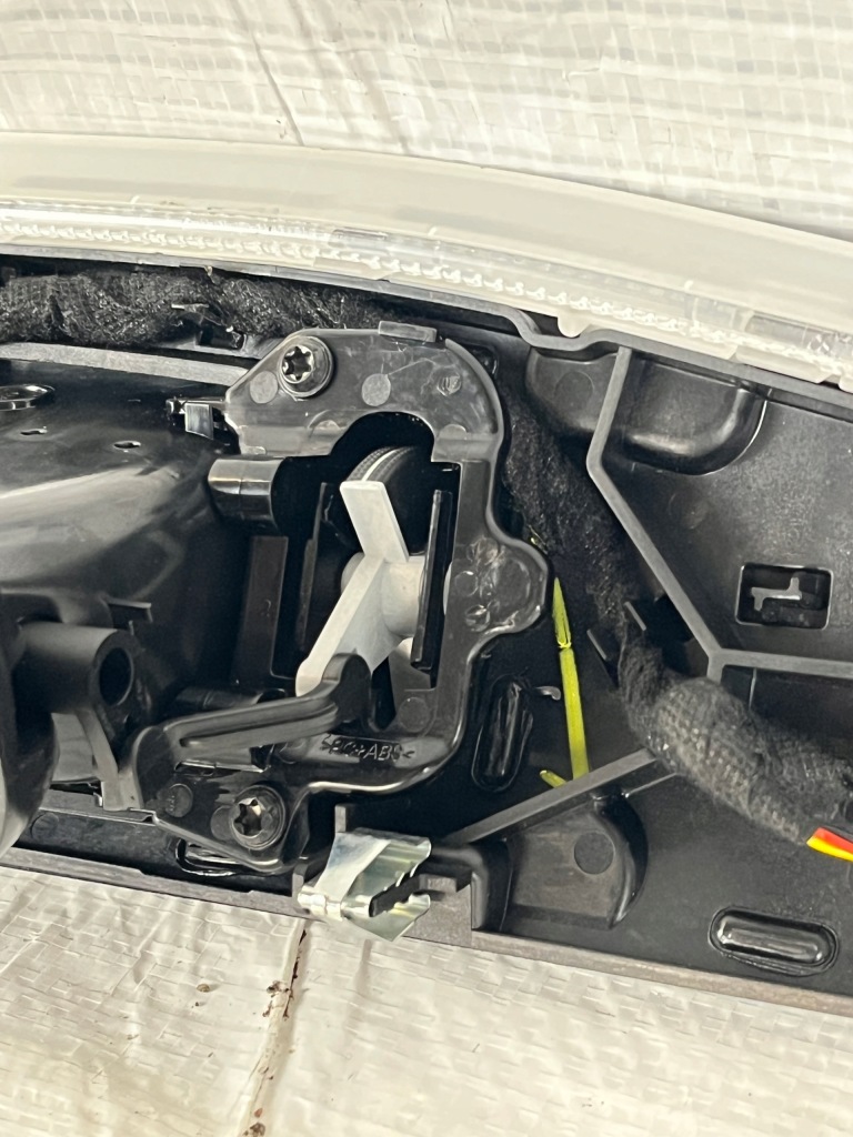 Mercedes gle 167 повітропровід декоративна кабіни a1676801106 a1678307801 a1679060008 в Україні