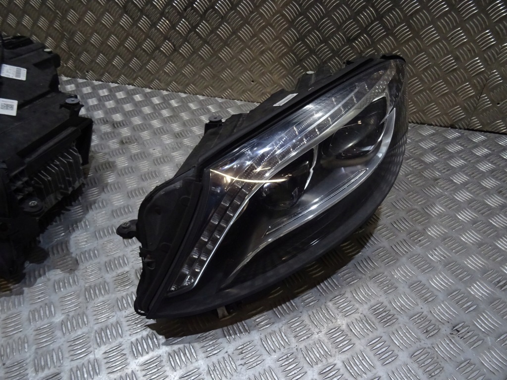 Купити Фара лівий mercedes s-klasa w222 ils full led a2229068402