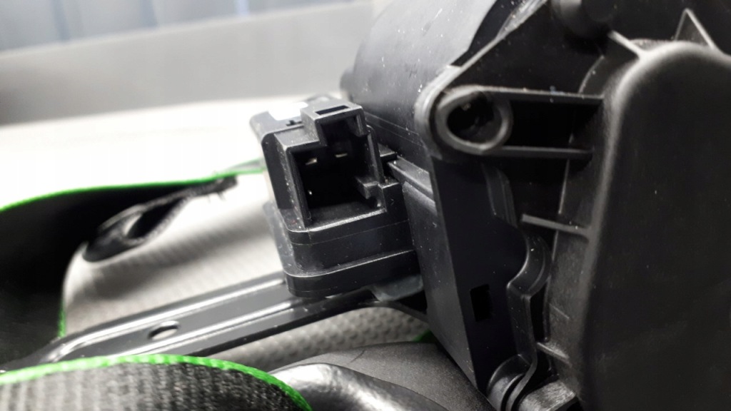 8y0857705h ремень безопасности левое  перед audi a3 2 Цена