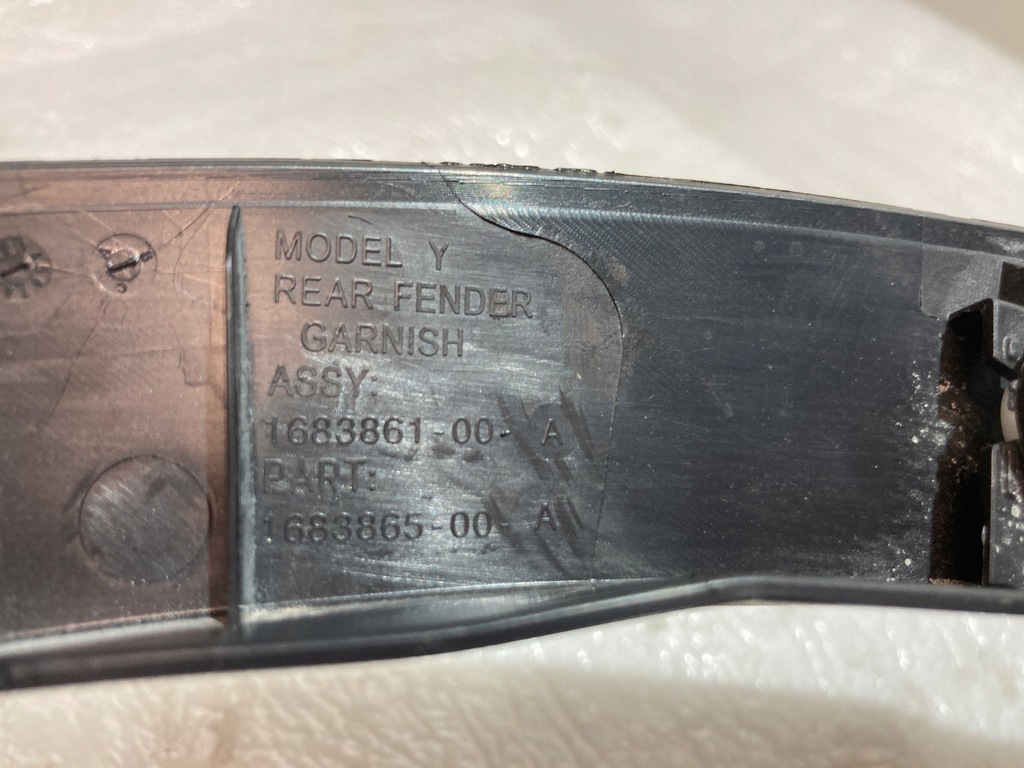 фото №14, Молдинг накладка крыла lewego заднего tesla y