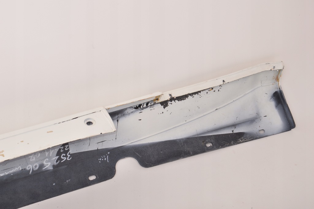 фото №7, Maserati granturismo молдинг накладка порог левая