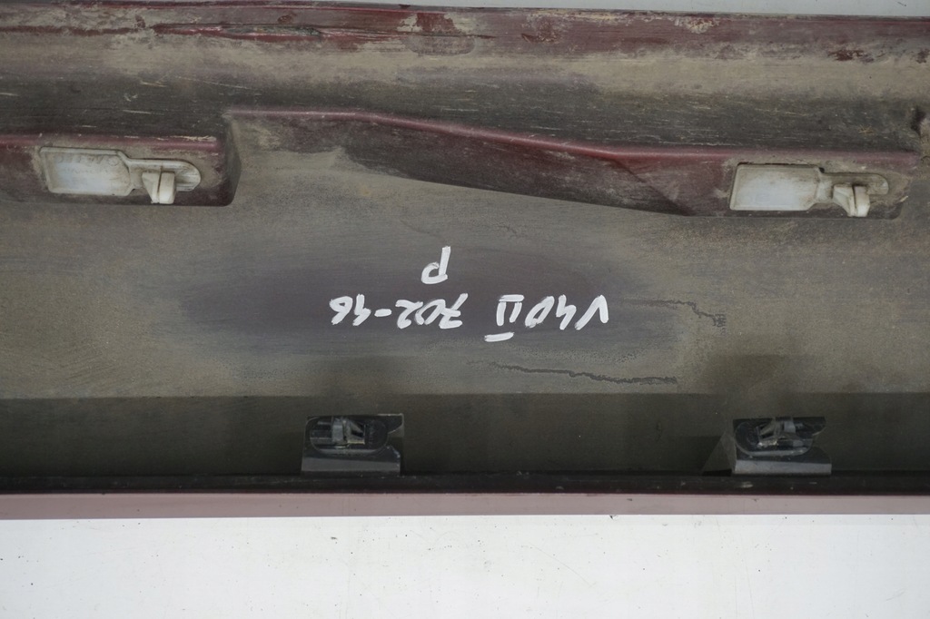 фото №10, Volvo v40 ii lift молдинг порог правая 702-46