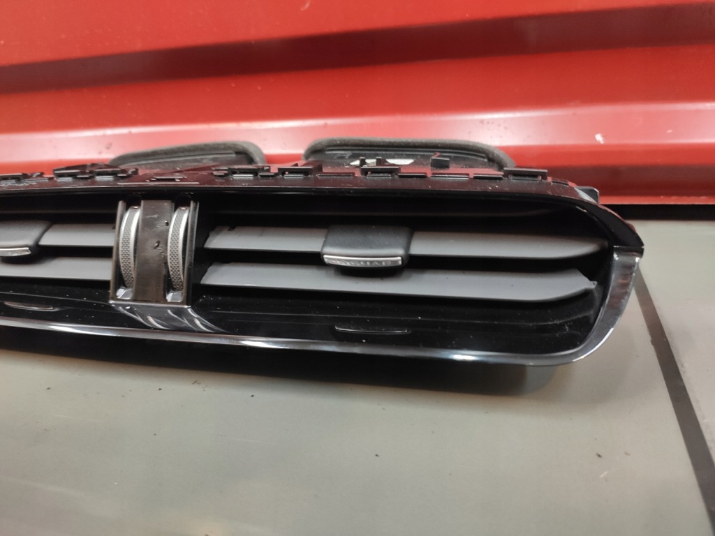 фото №6, Jaguar xf ii x260 решётка обдув средняя решётки средний оригинал