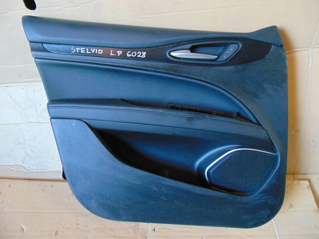 фото №2, Оббивка обшивка лівий перед alfa romeo stelvio