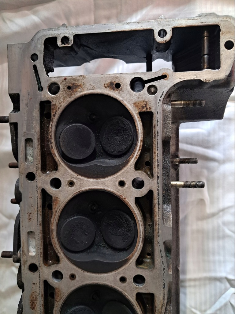 Головка двигуна mercedes w123 w124 w201 2,0 1020165701 Недорого