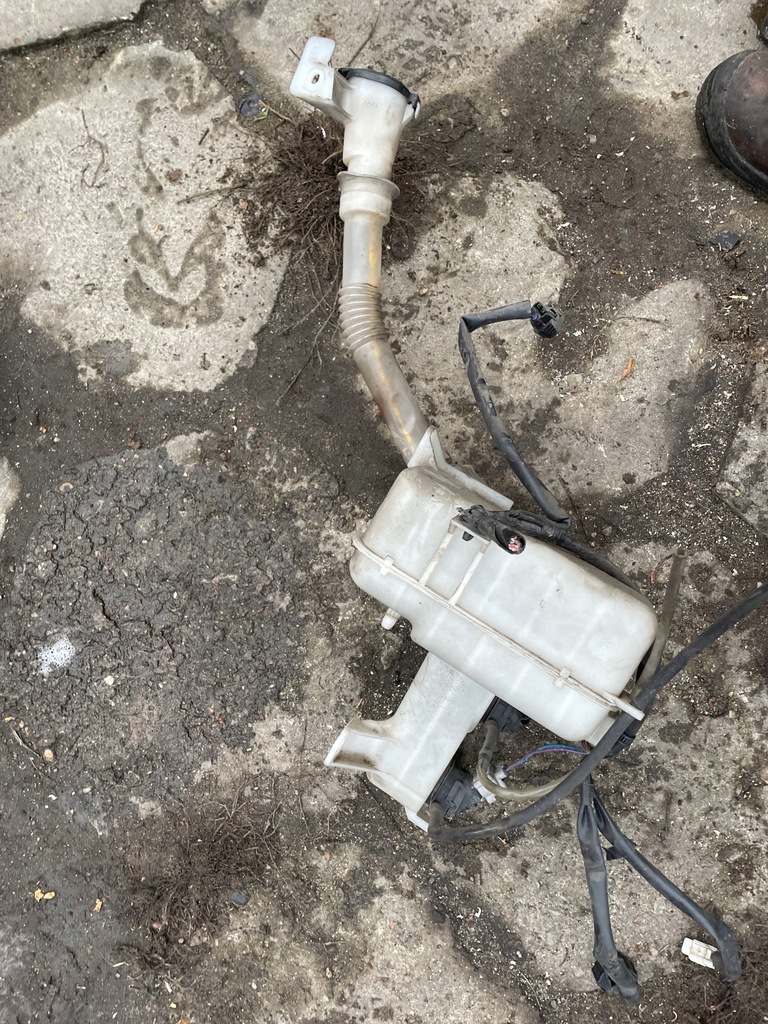 фото №1, Daihatsu materia бачок омывателя + помпа