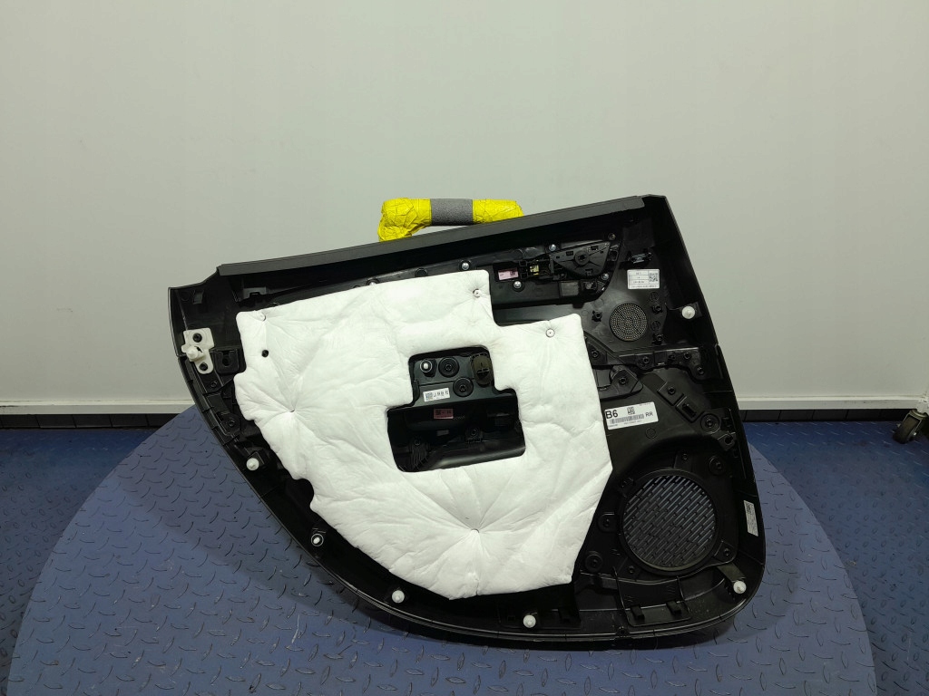 фото №5, Renault arkana 20-23 r.s.line eu обшивка обивка дверь задняя правая кожа