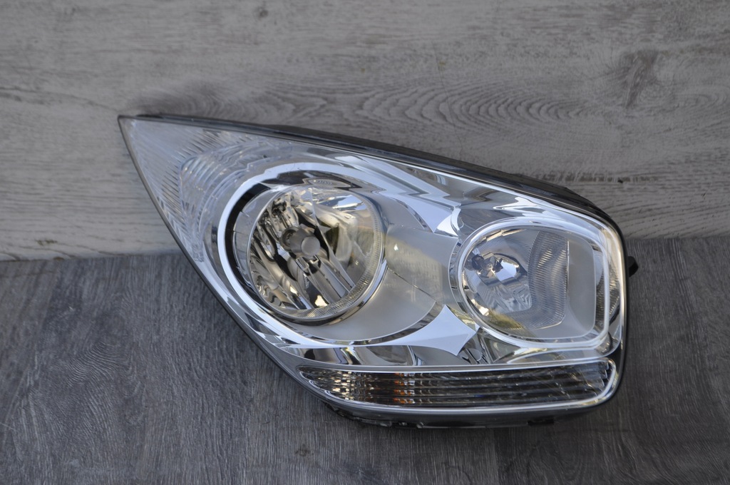 фото №11, Лампа правая kia venga 09-14 92102-1p000 europa