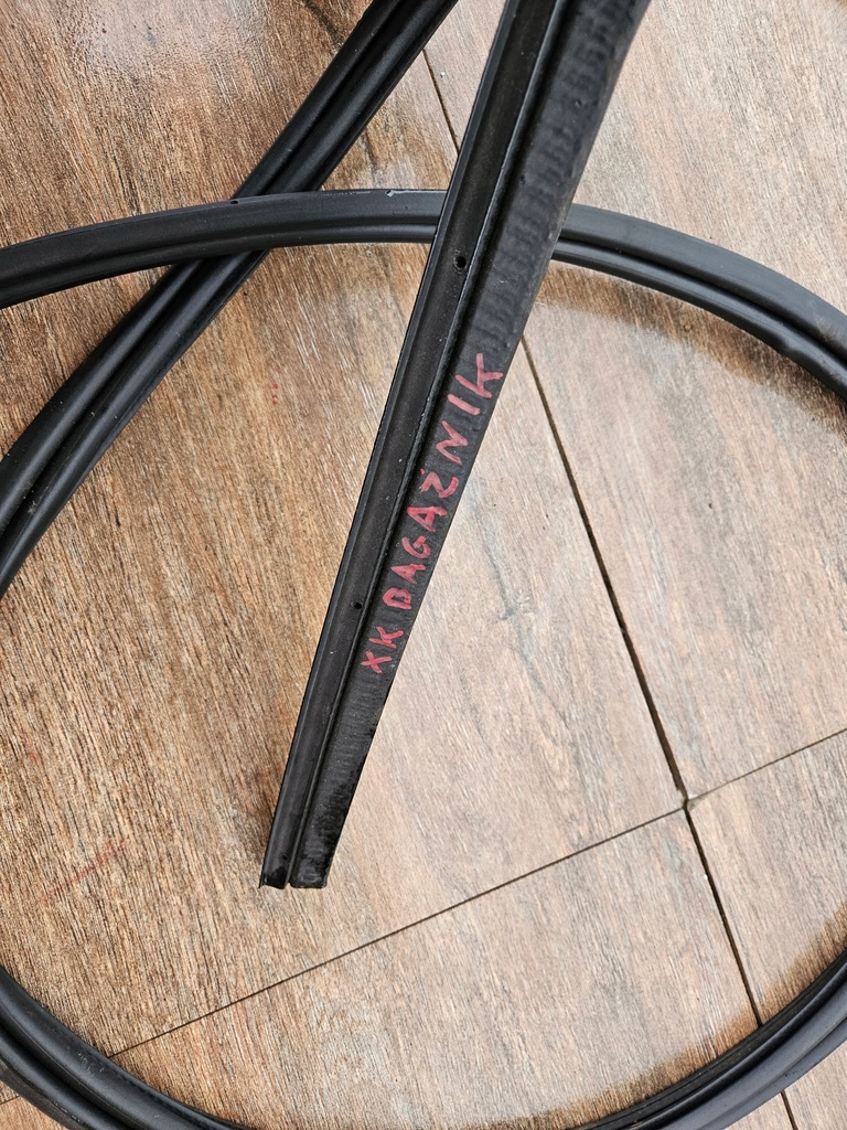 фото №4, Jeep commander 5-10r xk прокладка крышки багажника