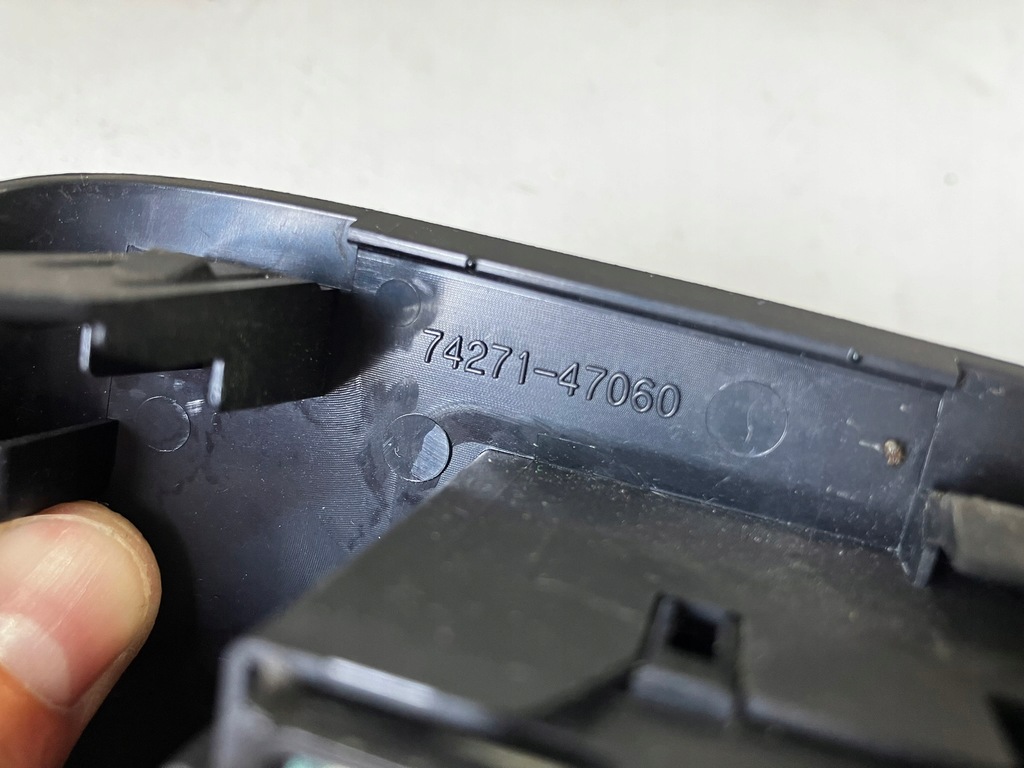 фото №11, Prius iii кнопка перемикач вікон правий задня