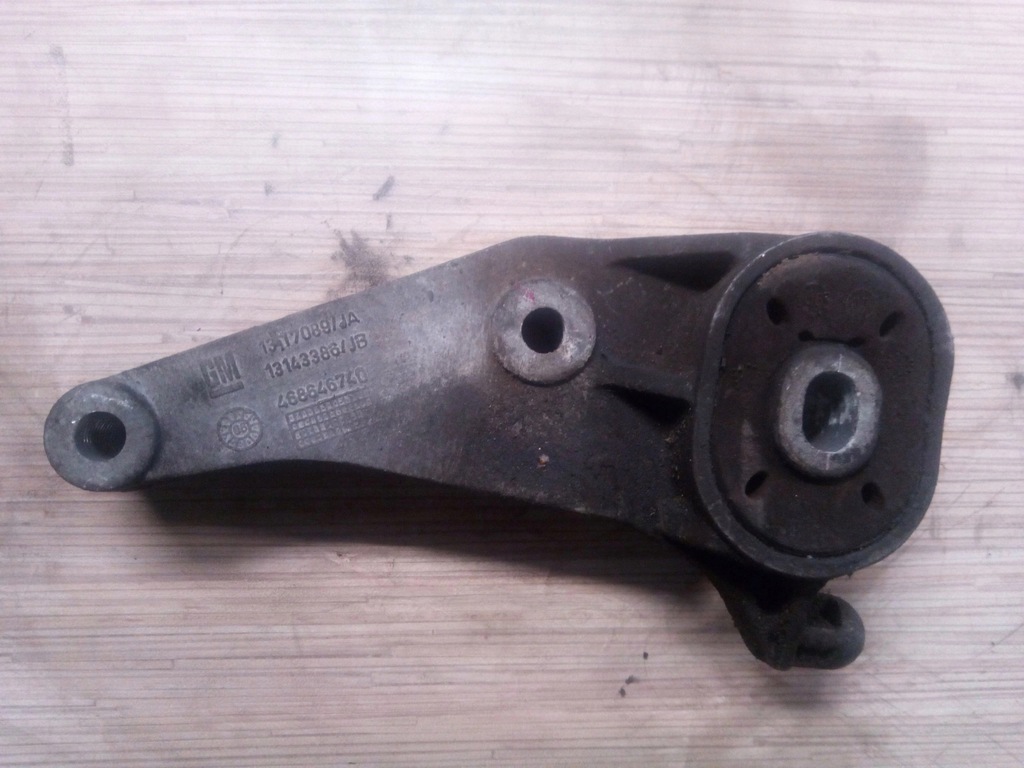 фото №1, Opel meriva a кронштейн подушка 13143386