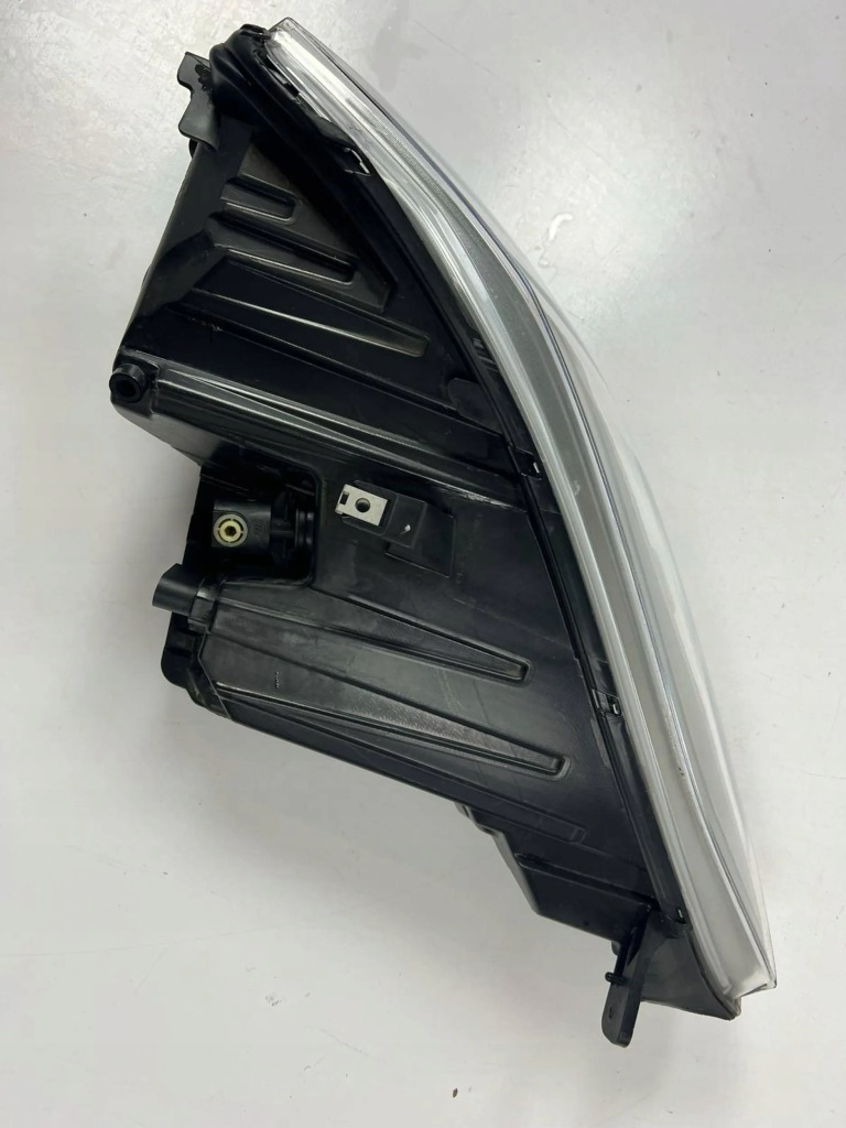 Tesla model s рестайлінг  16-21 фара full led ліва перед Ціна