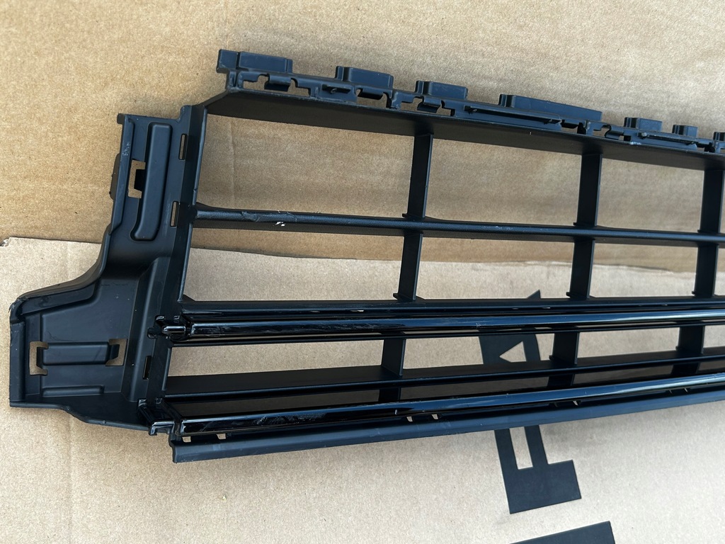 фото №2, Vw passat b8 r-line решётка бампера перед блеск