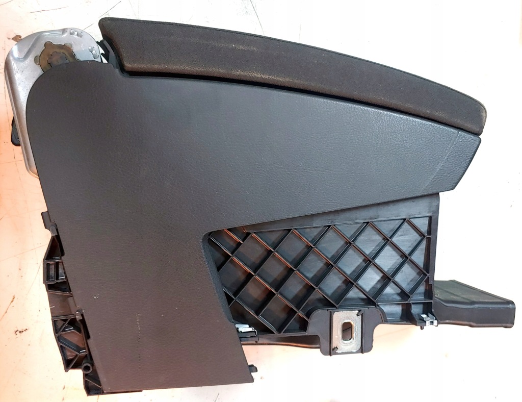 фото №1, Подлокотник vw passat b6 05-