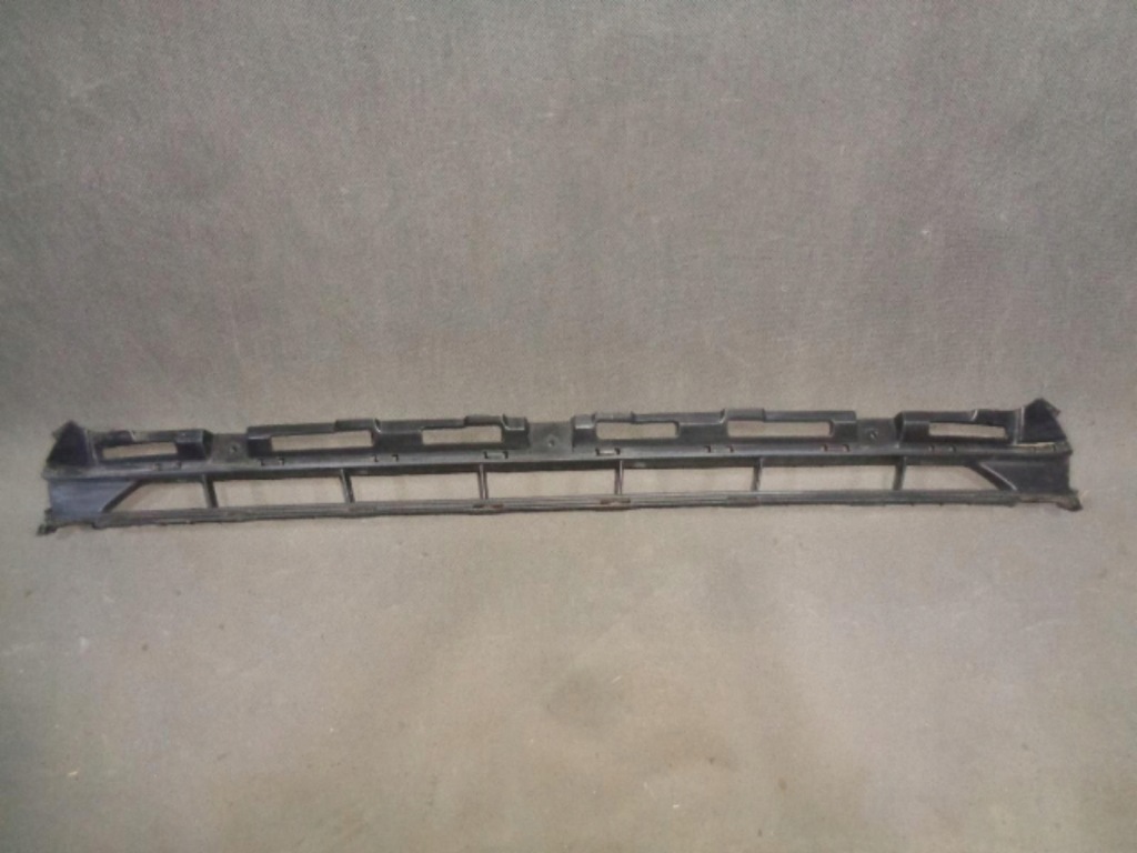 Купить Hyundai оригинальный номер 86562-c8100 решётка бампера передний