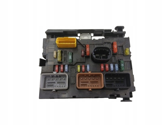 Купити Peugeot 307 коробка запобіжників bsm 9661708280