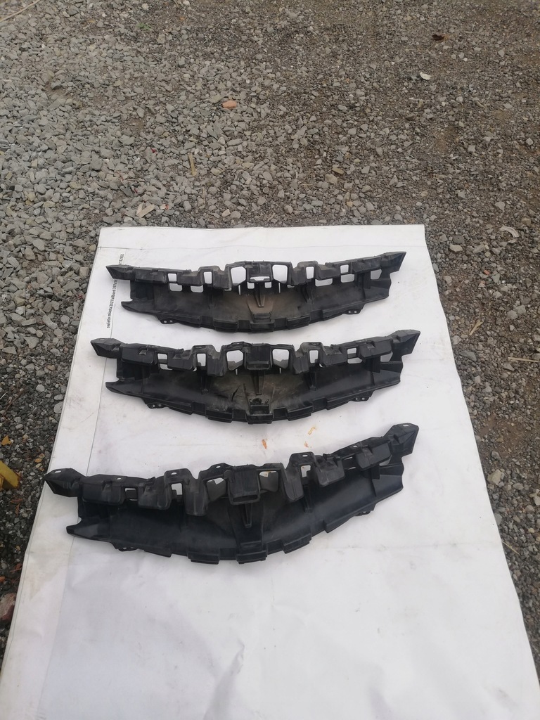 фото №1, Toyota yaris iii lift решётка радиатора кронштейн бампера 53111-0db10