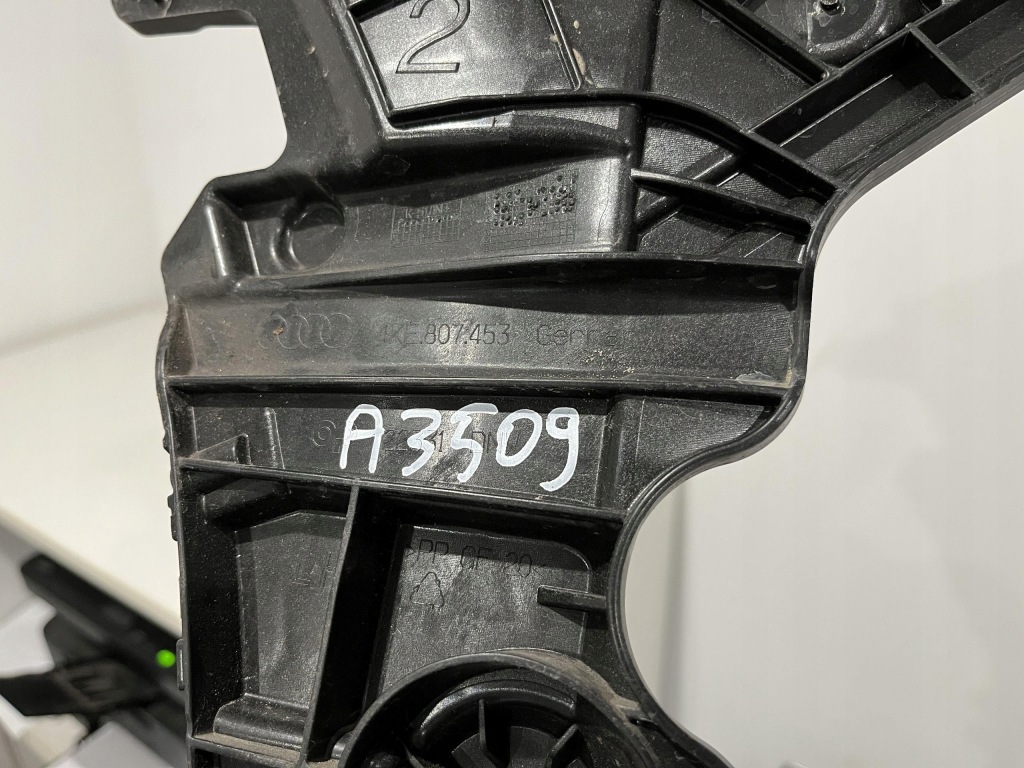 фото №8, Audi e-tron 4ke напрямна кронштейн бампера лівий задня 4ke807453