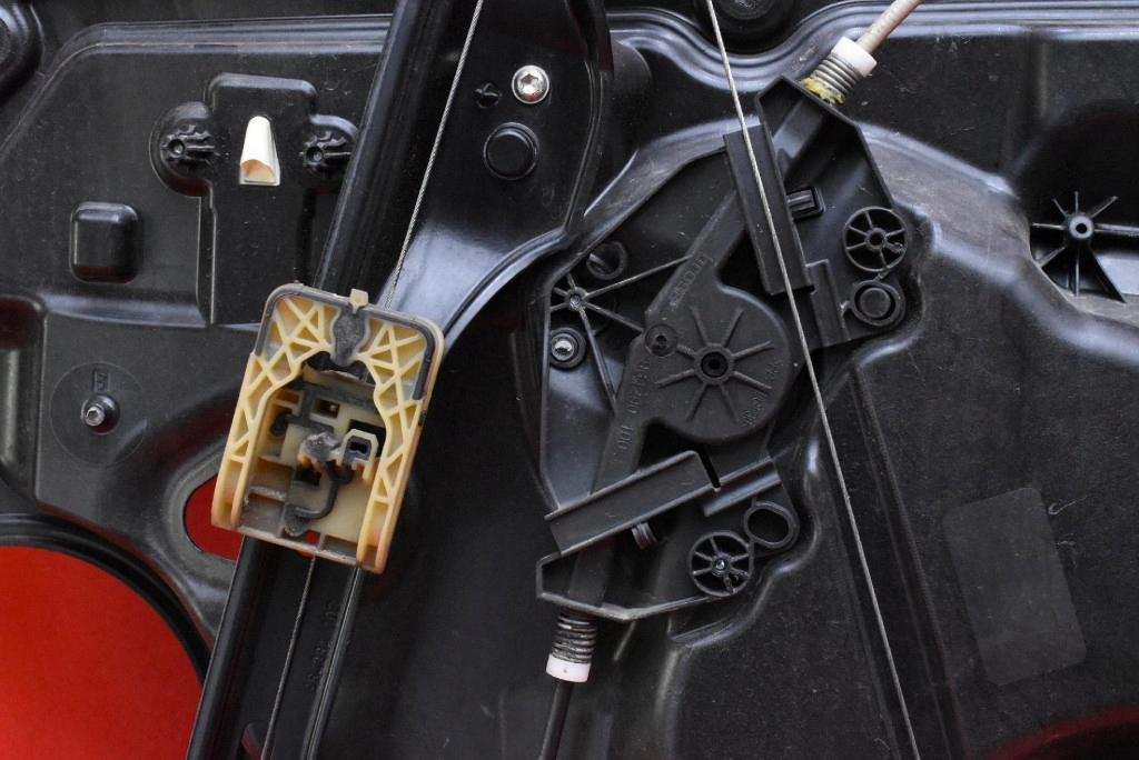 Підйомник скло лівий перед eu 30753327 volvo xc60 1 i рестайлінг  13-17 Ціна