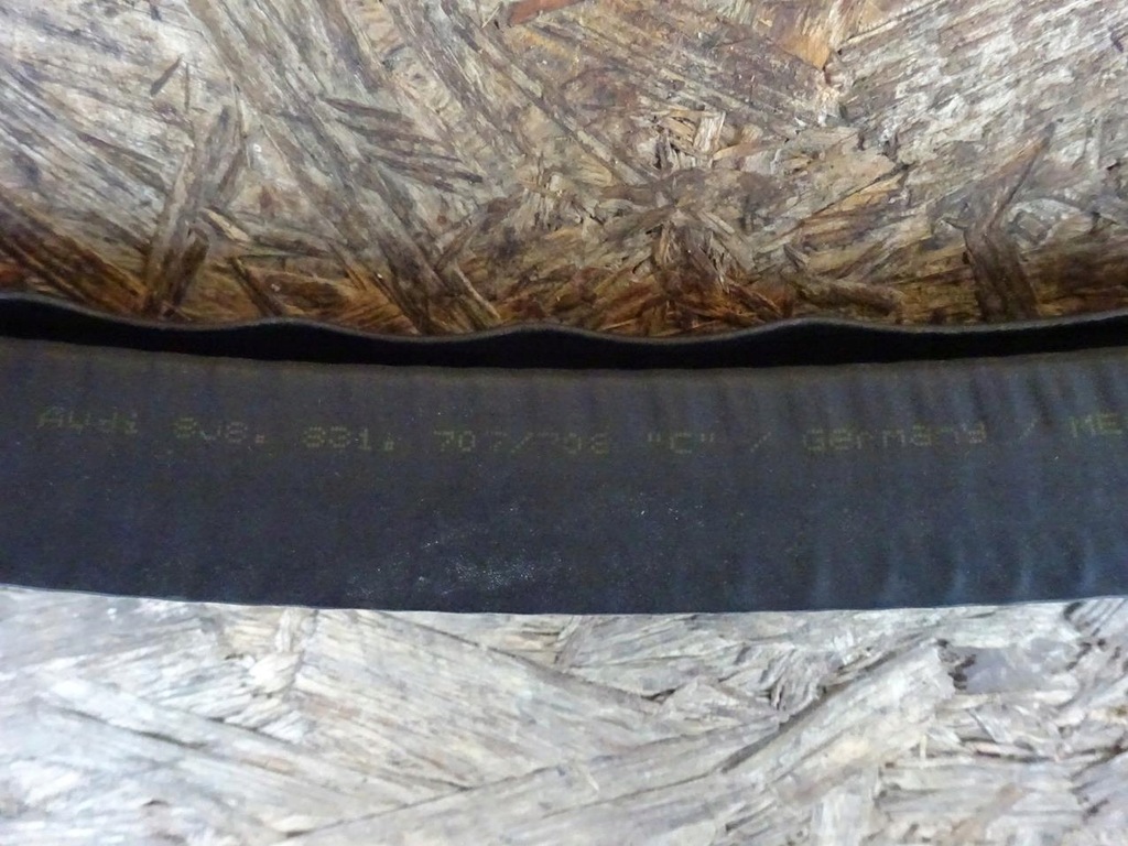 фото №8, Audi tt 8j 06-14 прокладка кузовная дверь правая 8j8831708